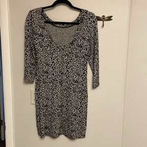 Trina Turk knit very cute